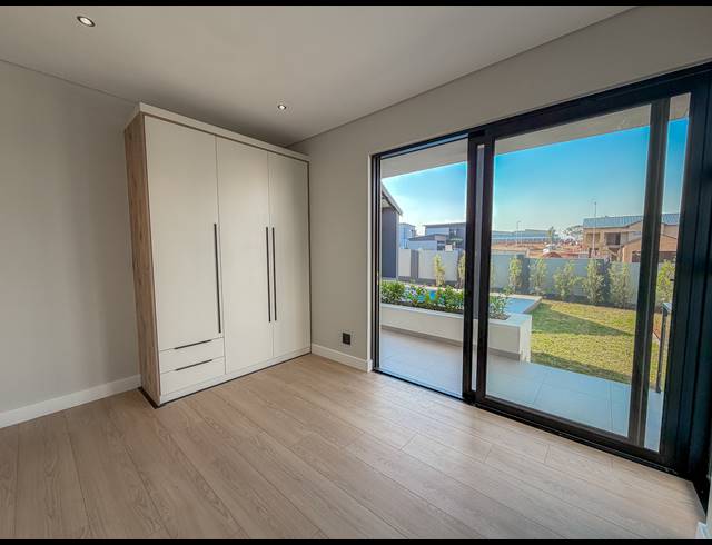 4 BEDROOM FREEHOLD FOR SALE IN FOUNTAINBROOK ESTATE